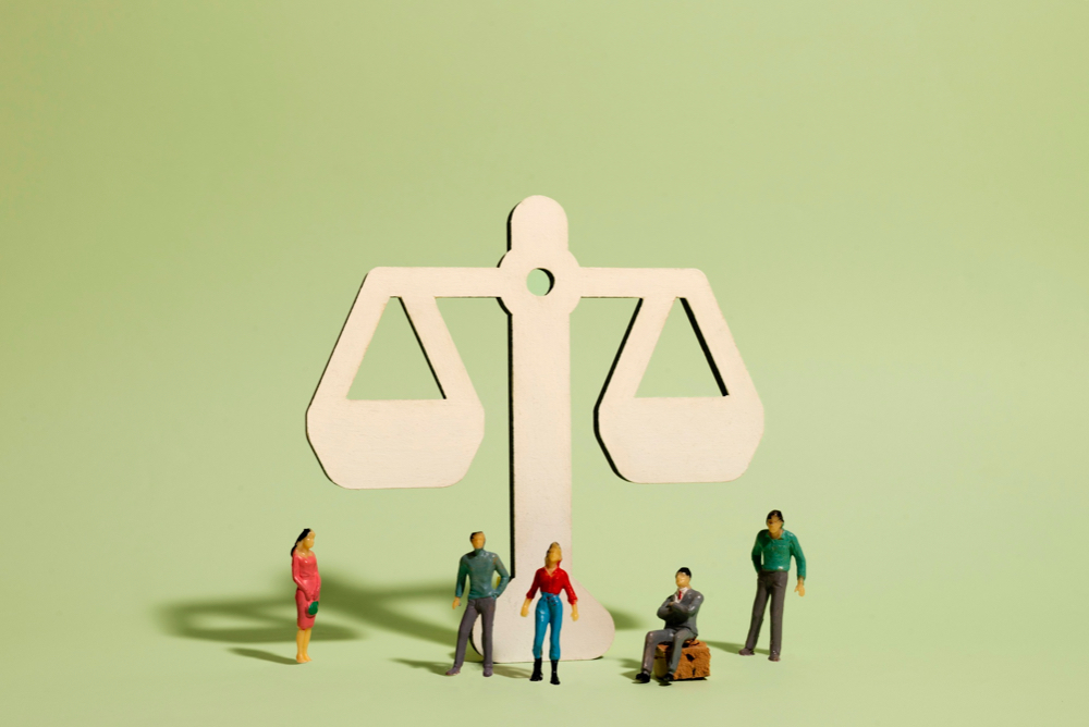 animation of scales and community